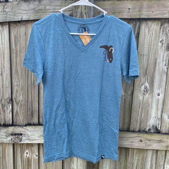 NWT Florida Cracker Trading Company T-shirt size S. Fish Camp Badge Vneck - Picture 1 of 14